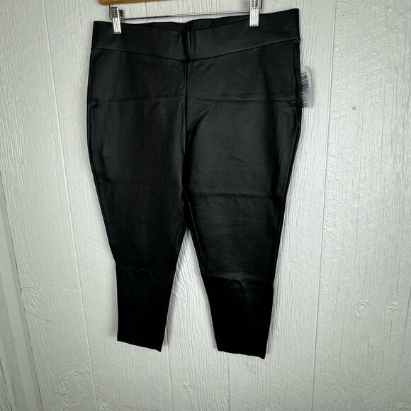 Torrid Crop Platinum Legging Coated Ponte Macrame Back Black Faux Leather 1X 14 - Picture 3 of 10